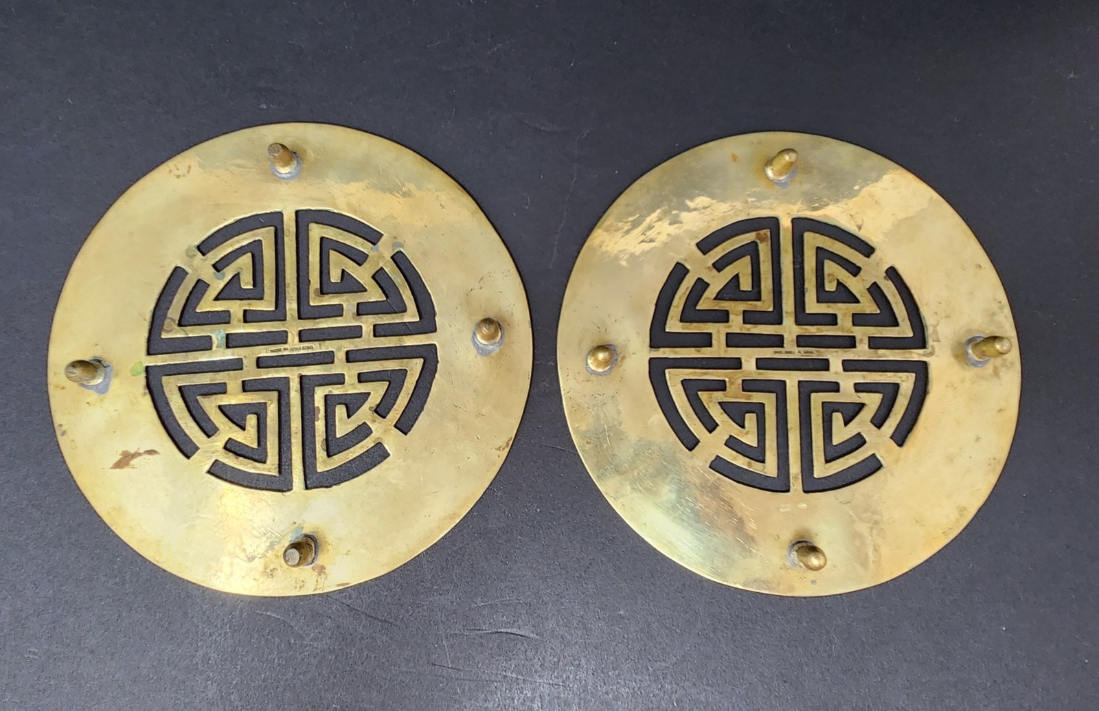 MCM 7.5″ Etched Teapot Trivet Plant Stand Vtg Asia Symbol Floral Brass Hong Kong