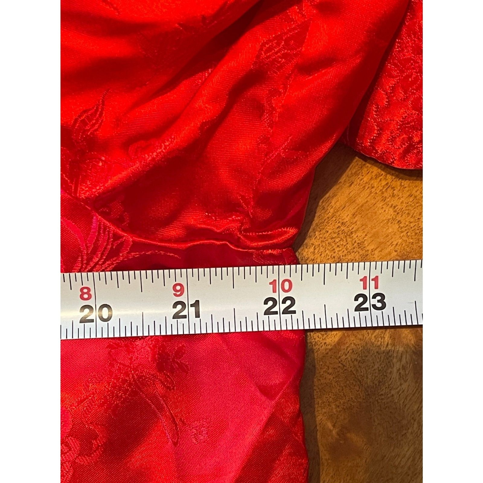 VINTAGE Red SILKY Brocade CHINOISERIE Robe PEONY BRAND Shanghai House Dress 42