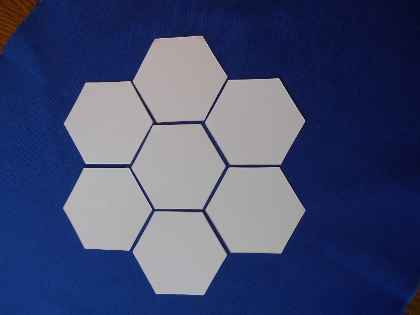 3/4-Inch Hexagons – 750 shapes for English Paper Piecing by ALL QUILTY