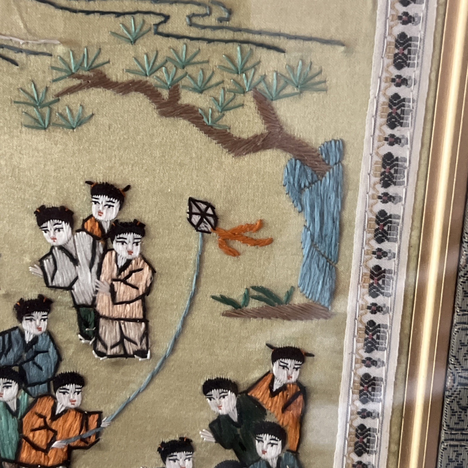 Chinese 100%Hand embroidered Peking Embroidery Art: Party painting screen
