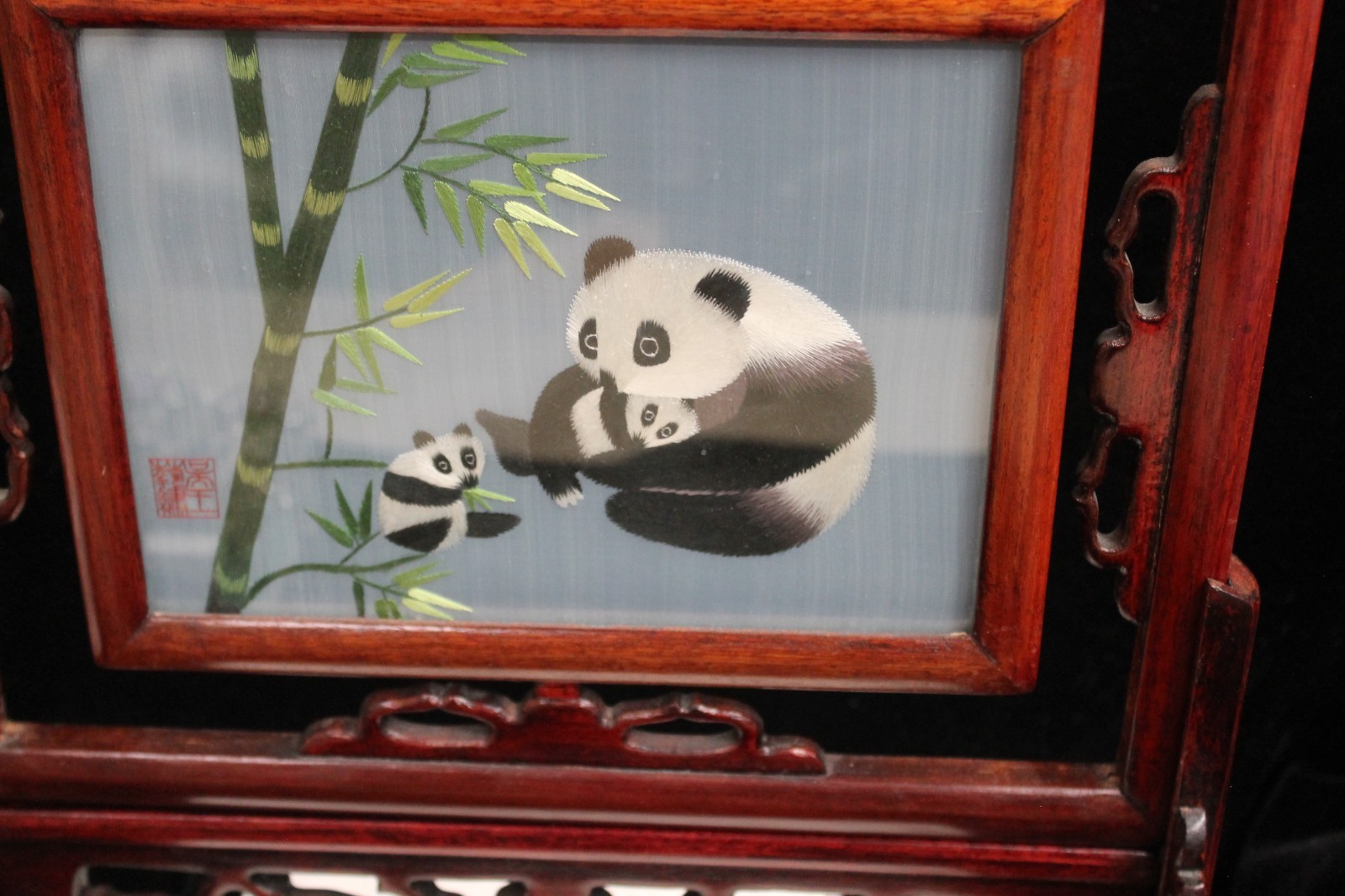 Handmade Chinese Double-Sided Silk Embroidery Panda Art Wood Stand w/Gift Box