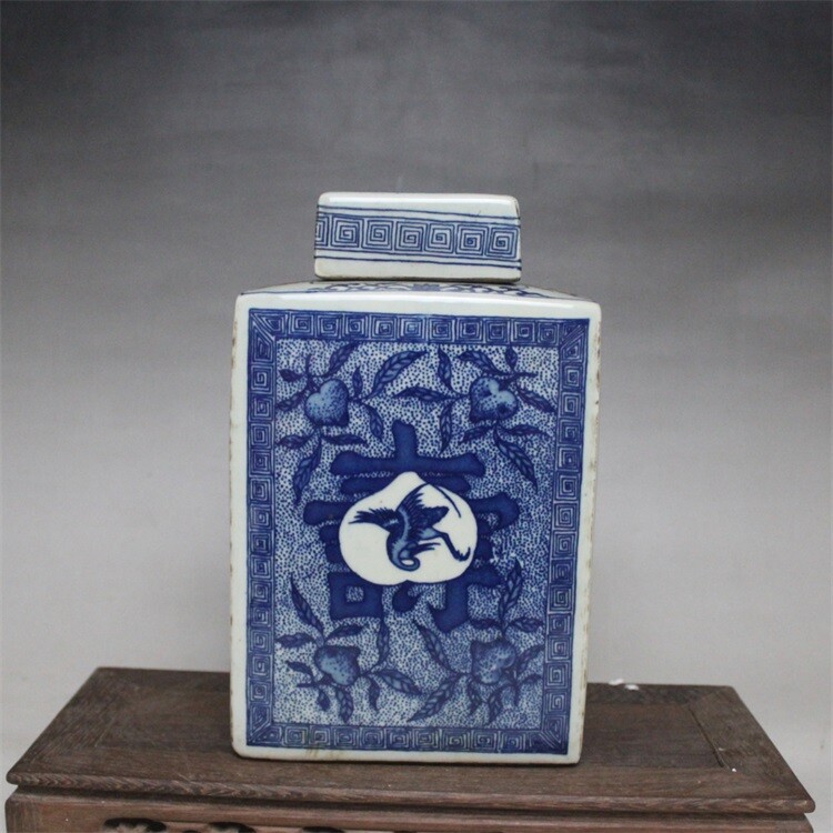 Chinese Blue and White Porcelain Longevity Peach Red-crowned Crane Tea Caddy Pot
