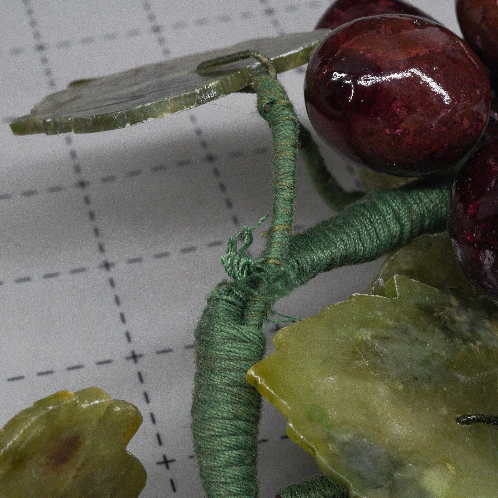 Vtg 10″ Jade Nephrite Celadon Stone Green & purple Grape Cluster w/ leaves 1.6lb