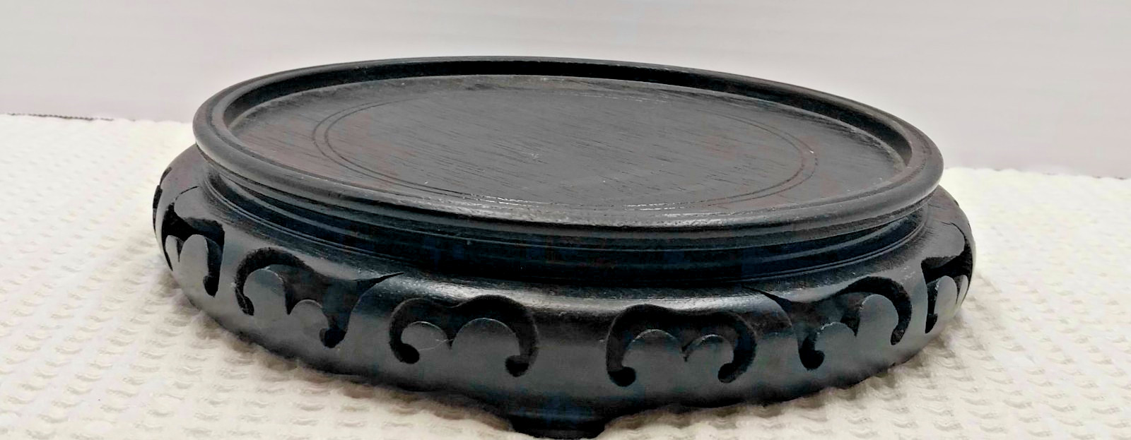 Vtg Chinese Black Carved Wood Display Stand 6.75 ” Inner Ring Hong Kong Ebonized