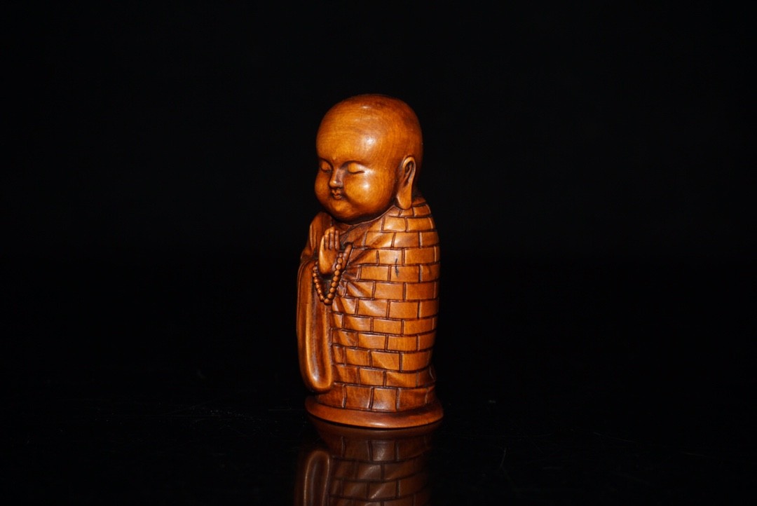 2.8″ Collect China Box-wood Carving Buddhism Monk Reciting Scriptures Statue