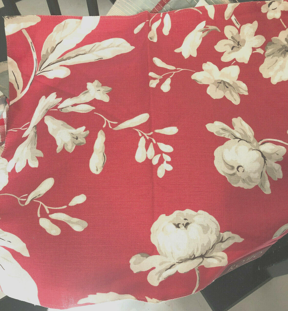 ROMO Ottoline in Fuchsia 17 1/4″ Linen Blend Floral Fabric Sample