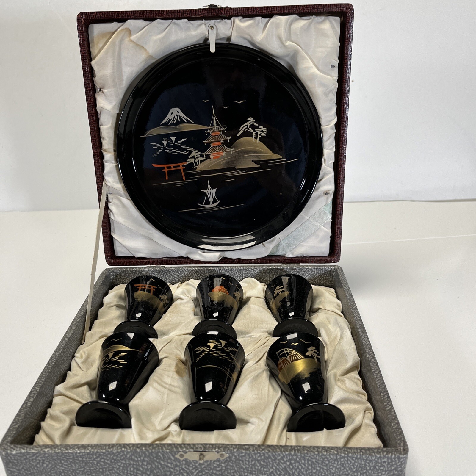 VINTAGE 1940s ASIAN BLACK LACQUER WOOD PLATE & CORDIAL SET UNIQUE