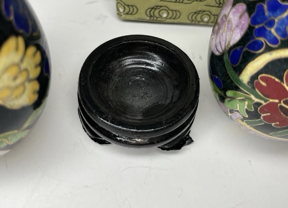 2 Vintage Handmade Chinese Cloisonne Copper Enamel Egg Traditional Floral Motif