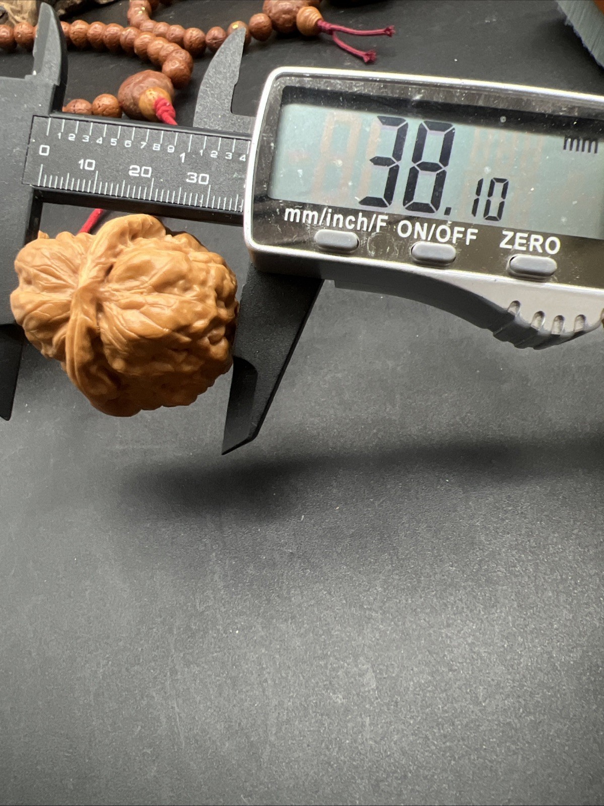 Pair of Match Chinese Health Walnut 36×38×31 精配文玩核桃金蟾蛤蟆头