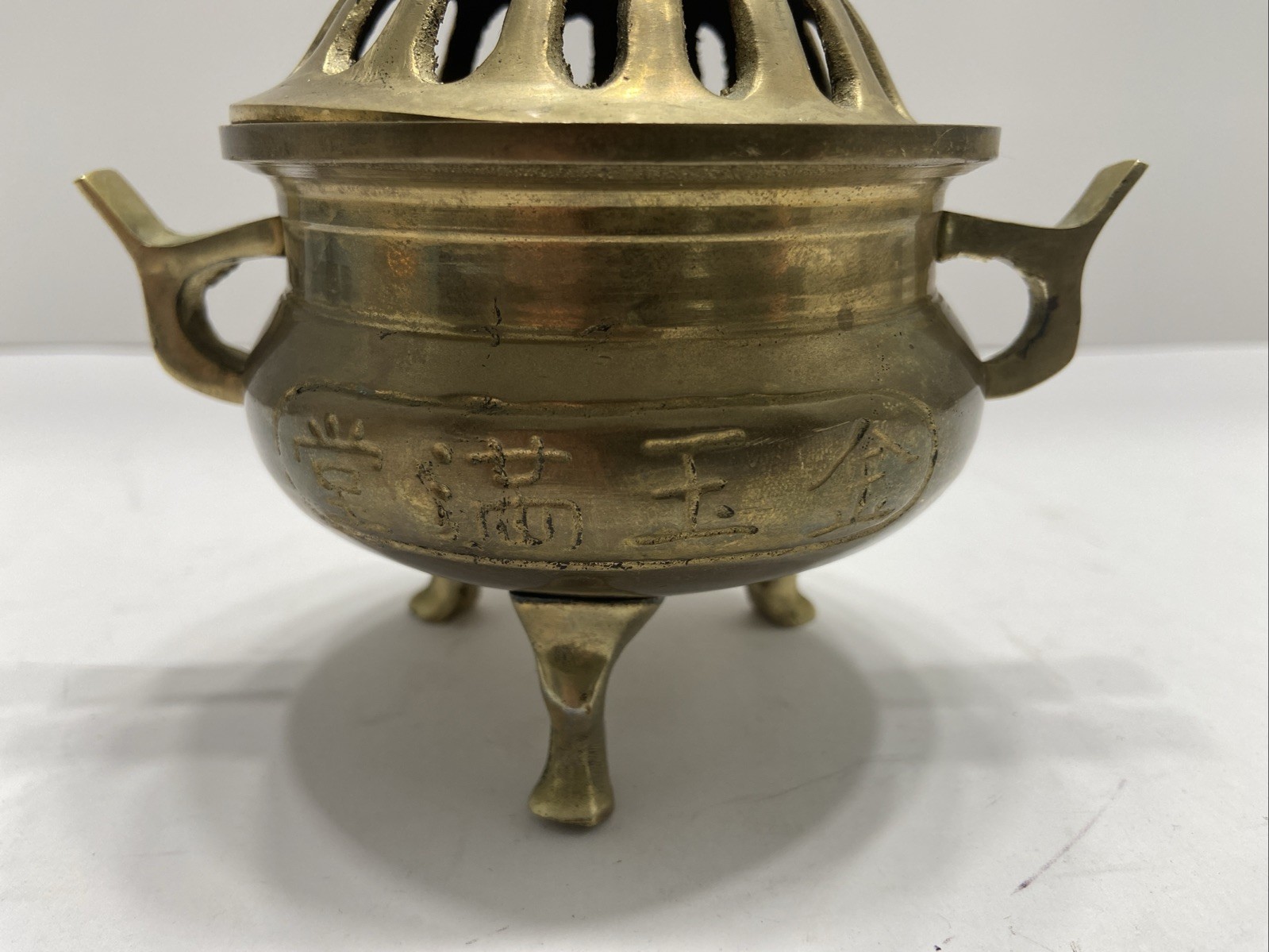 Vintage Chinese Brass Footed Incense Burner Holder Tri pod pot With Lid