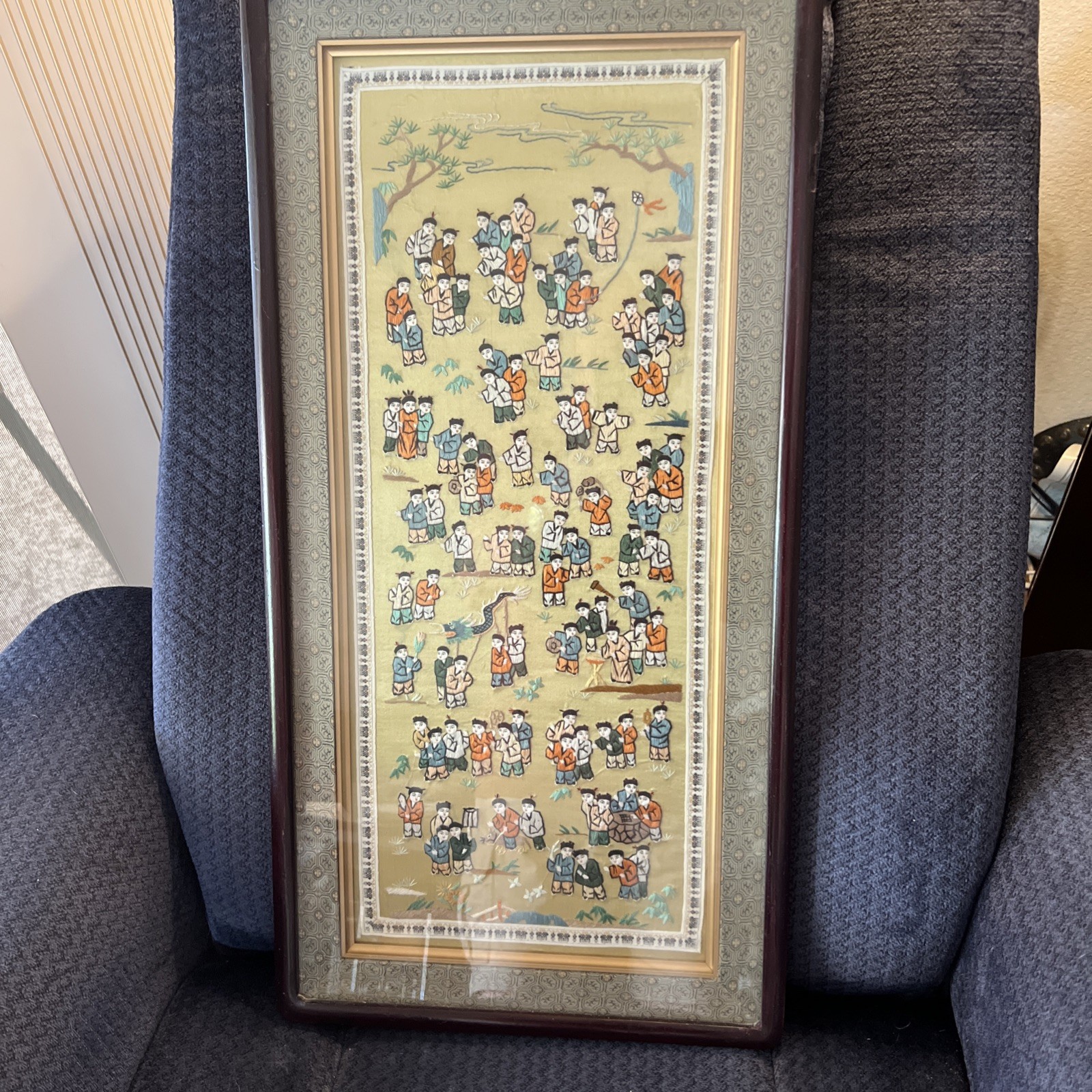 Chinese 100%Hand embroidered Peking Embroidery Art: Party painting screen