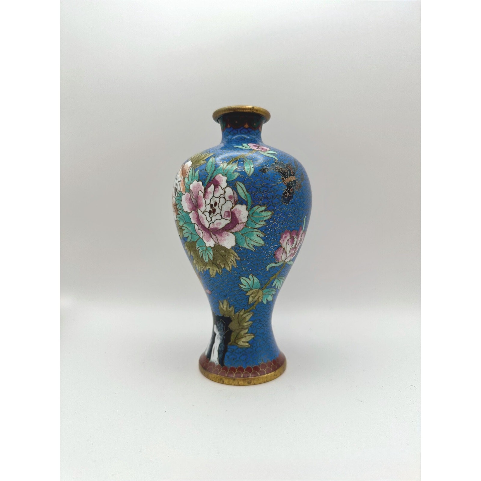 Vase Blue Chinese Cloisonné Pink Floral and Leaf Motif Brass Accents