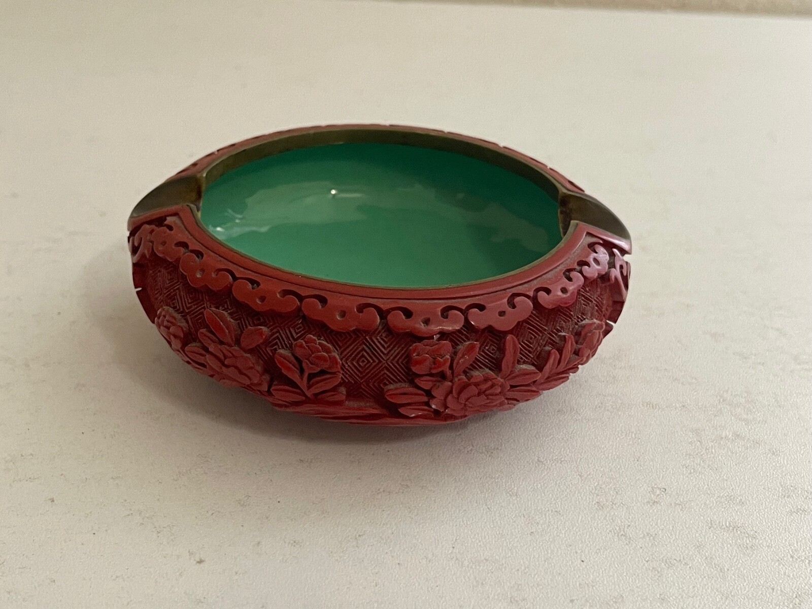 Vintage Chinese Cinnabar & Cloisonne Ashtray w/ Floral Decoration