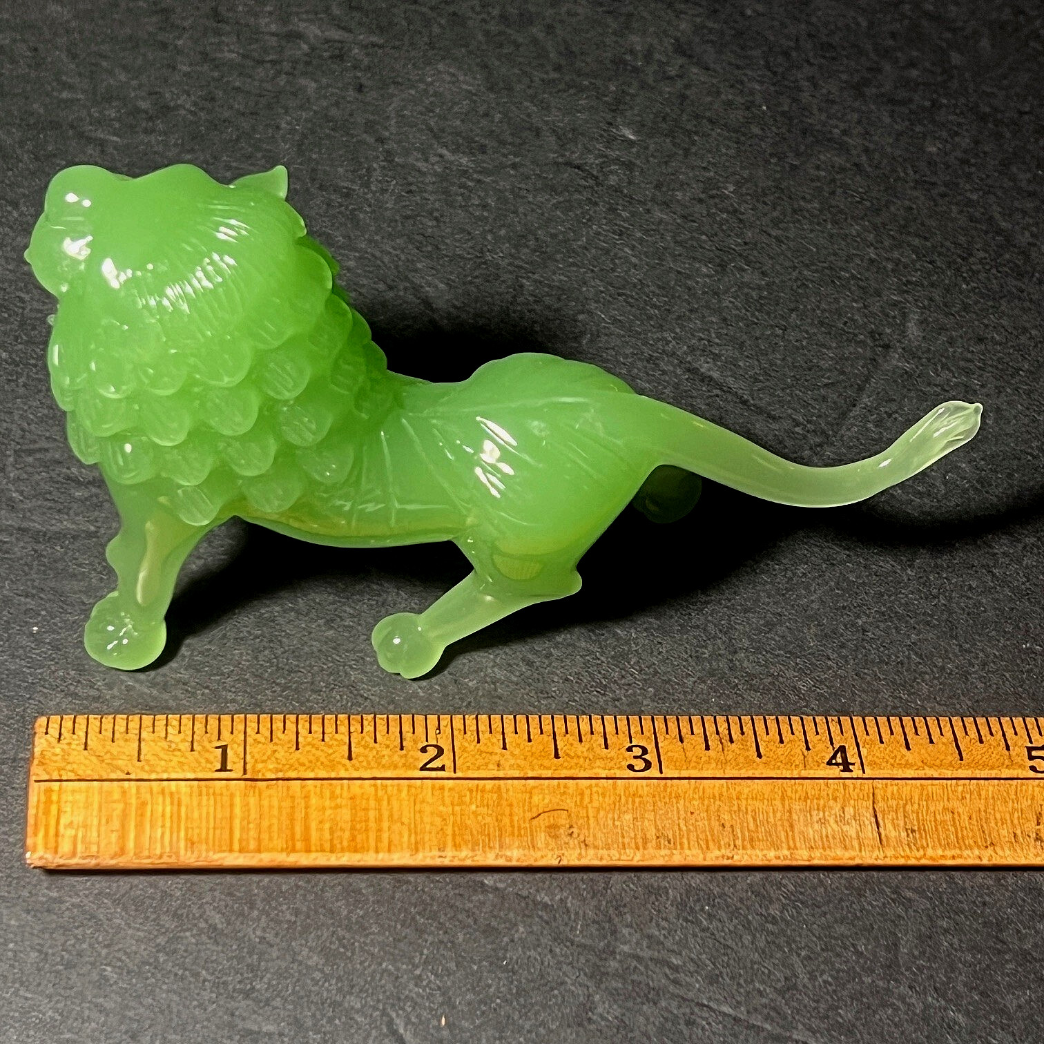 2 Vintage Chinese Carved Jade Stone Lion Sculptures & Stand in Box 2.75″ x 4.5″