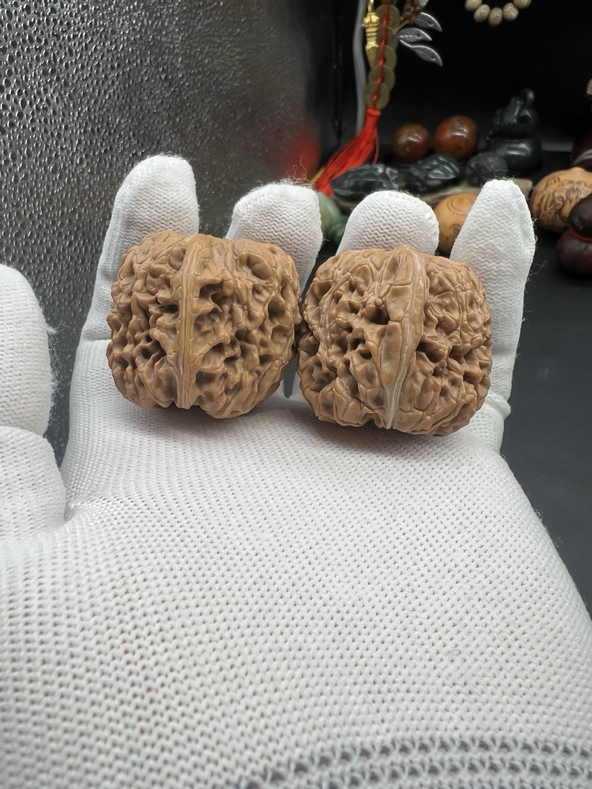Pair of Match Chinese Health Walnut 36×39×36mm 精配文玩核桃～全品闷墩