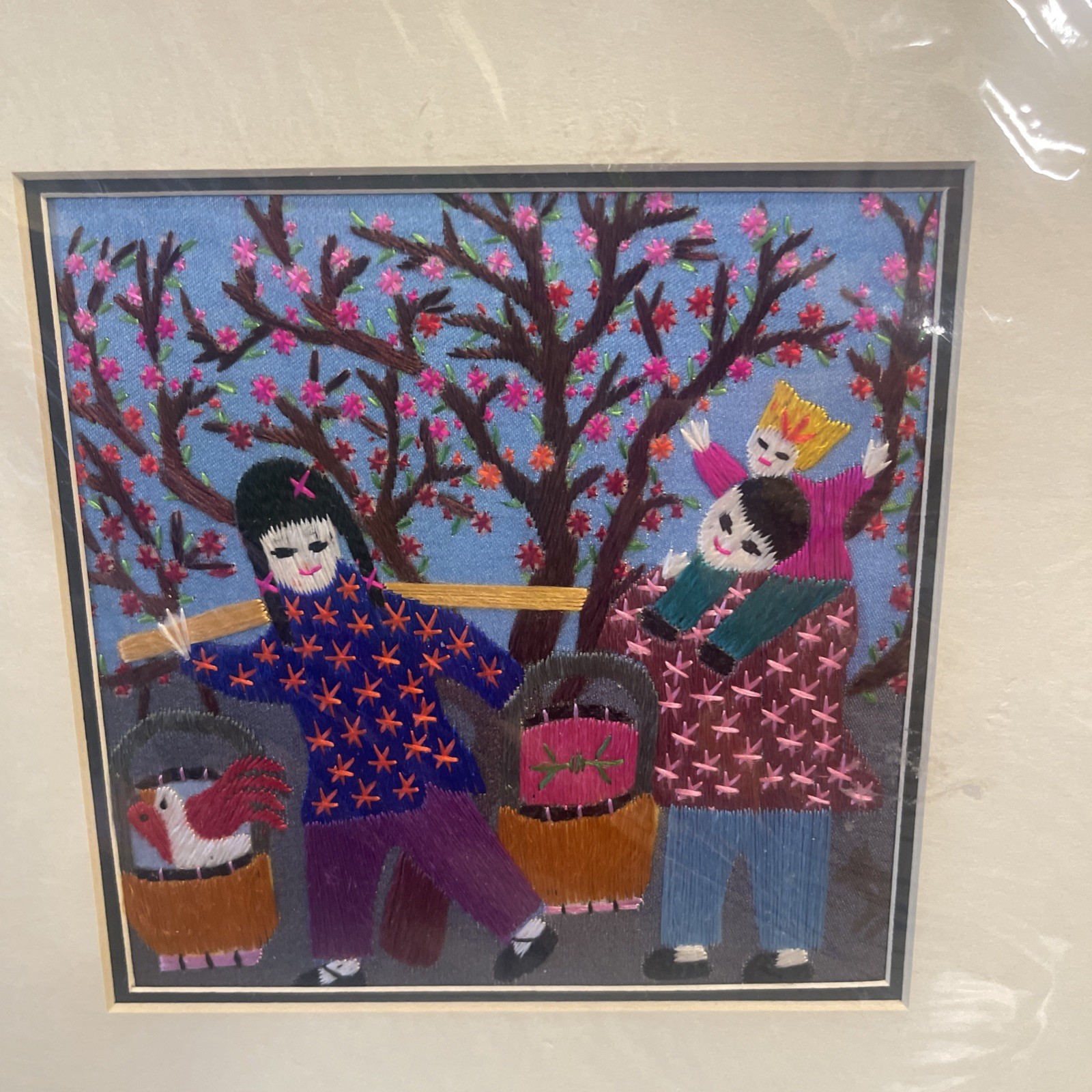 Chinese Embroidery Handmade Frame Stunning Traditional Artwork Silk 4.5 X 4.5”
