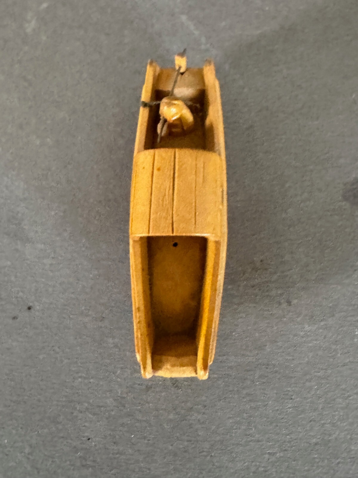 SMALL CARVED CHINESE ASIAN SAMPAN FISHING RIVER BOAT WITH MAN ROWING FIGURINE