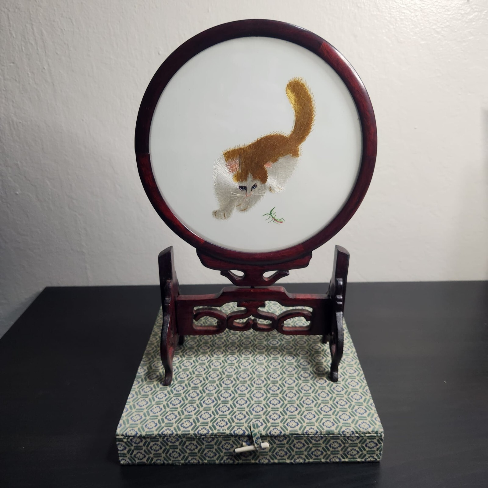 Chinese / Suzhou Oriental Silk Embroidery Cat, 14.5″ H Double-Sided 