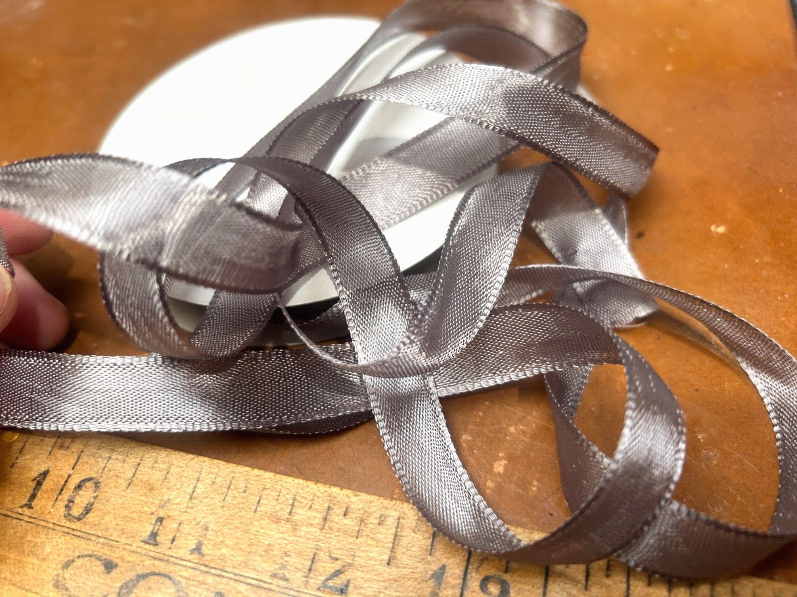 seam binding rayon 1/2″ ribbon 12mm woven edge smoke gray 5yds Japan