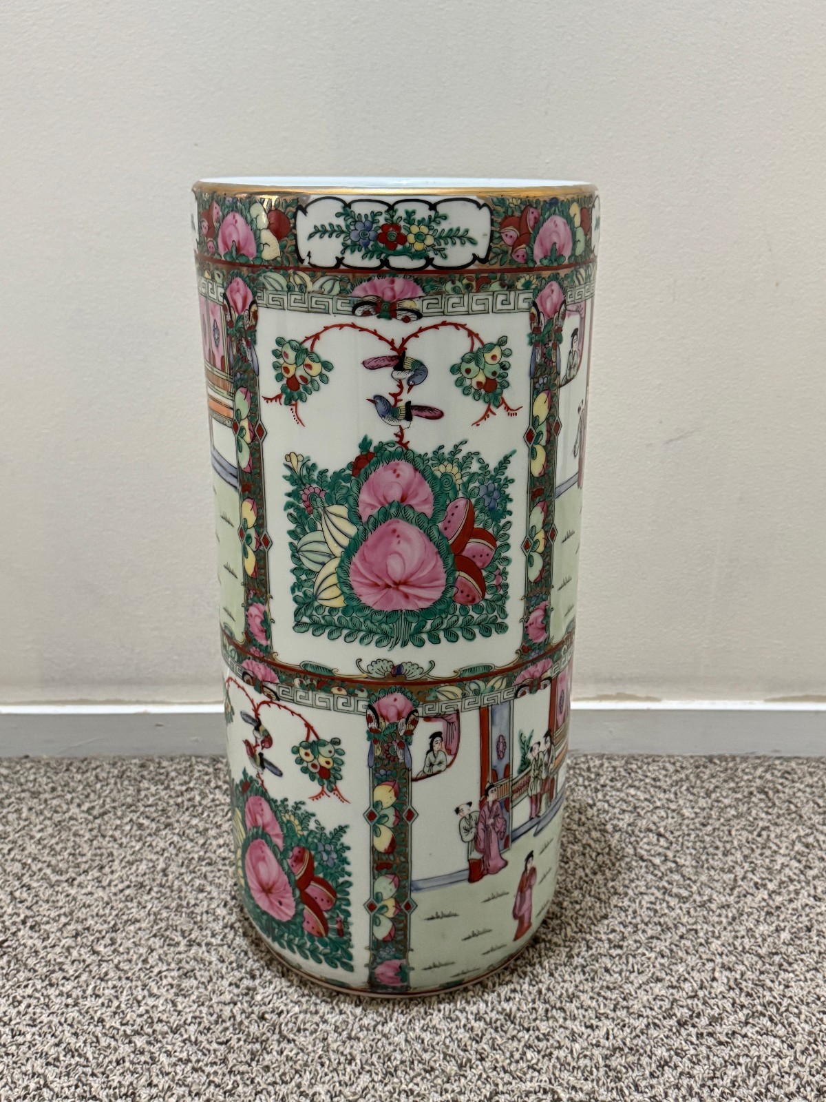 Vtg Mid 20th c. Chinese Famille Rose Medallion Umbrella Stand Entryway Holder