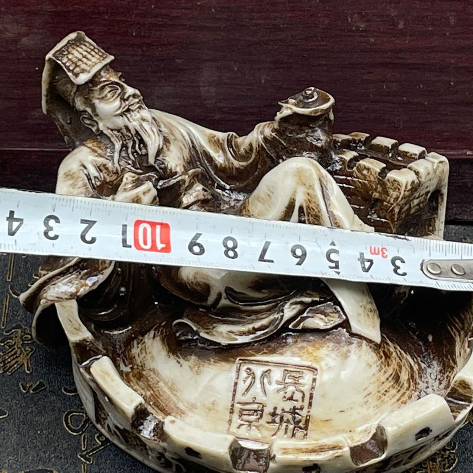 Resin Carved Ashtray Home Decor Collectible Display Creative Gift