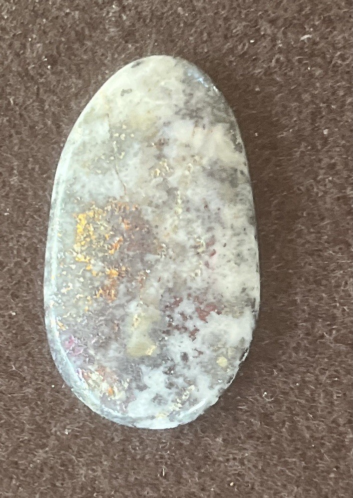 One 37x21mm Oval Gold Vein Quartz Cabochon 37.1carats 7.4grams Arizona Gemstone