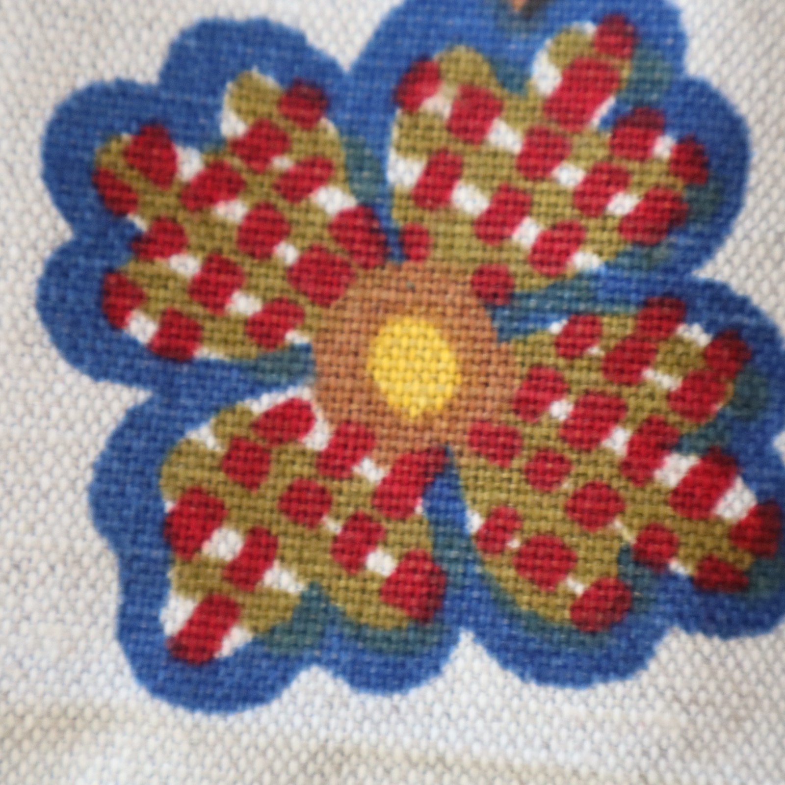 Vtg Linen Waverly Bonded Fabric, Coventry Crewel Floral Red, Blue, Yellow 1.8 yd