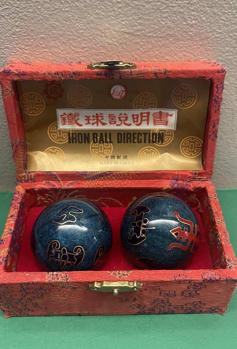 Shou Xing Iron Ball Direction Meditation Balls Painted Dragons w/Case Pre-owned