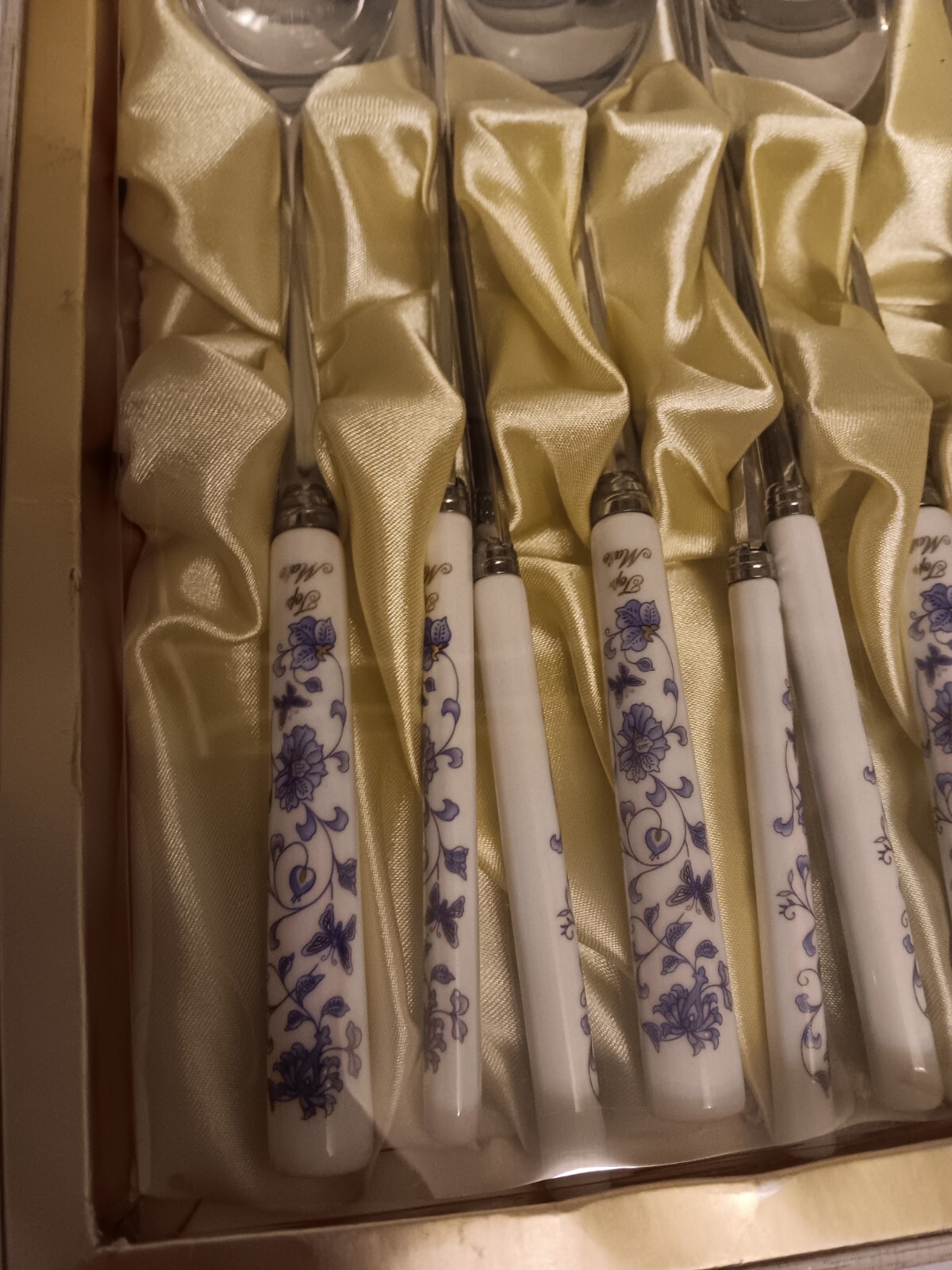 TOP MATE PORCELAIN BLUE STAINLESS STEEL CHOPSTICKS AND SPOONS GIFT SET RARE