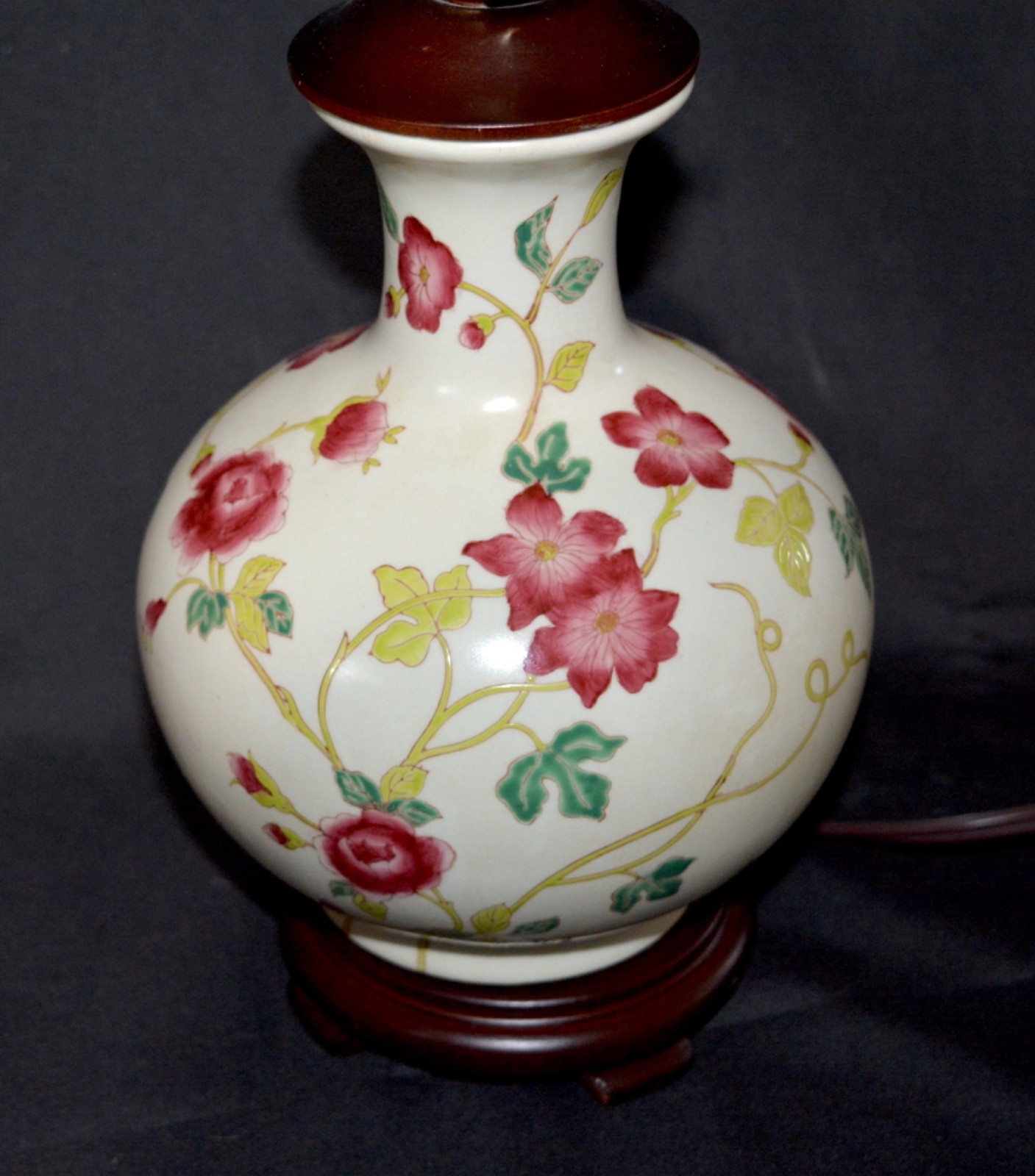 VTG Chinoiserie Chinese Porcelain Table Lamp Hand Painted Floral Vase Wood Base