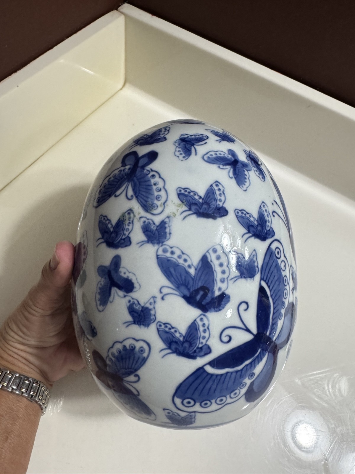 VTG Blue & White 7.5” Ceramic Butterfly Porcelain Chinoiserie Decorative Egg