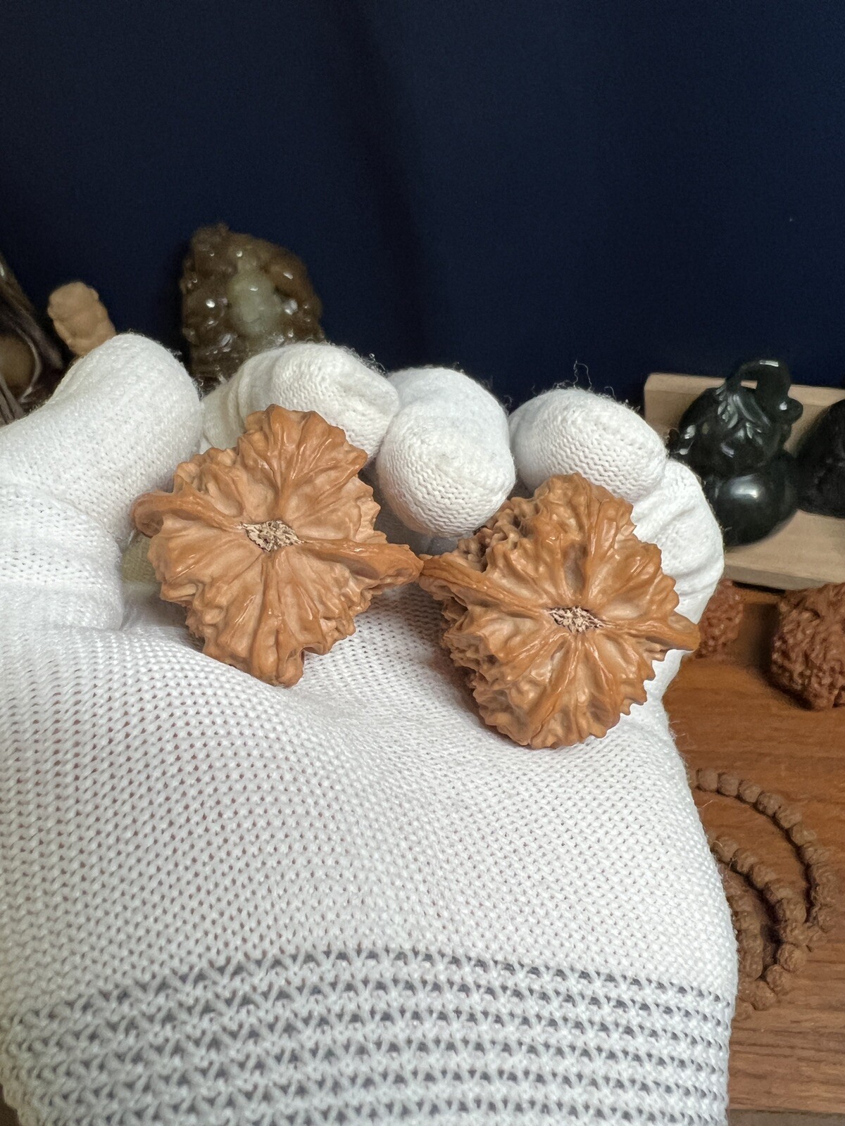 Pair of Match Chinese Health Walnut 39×36×39mm 精配文玩核桃～银边虎头狮子头