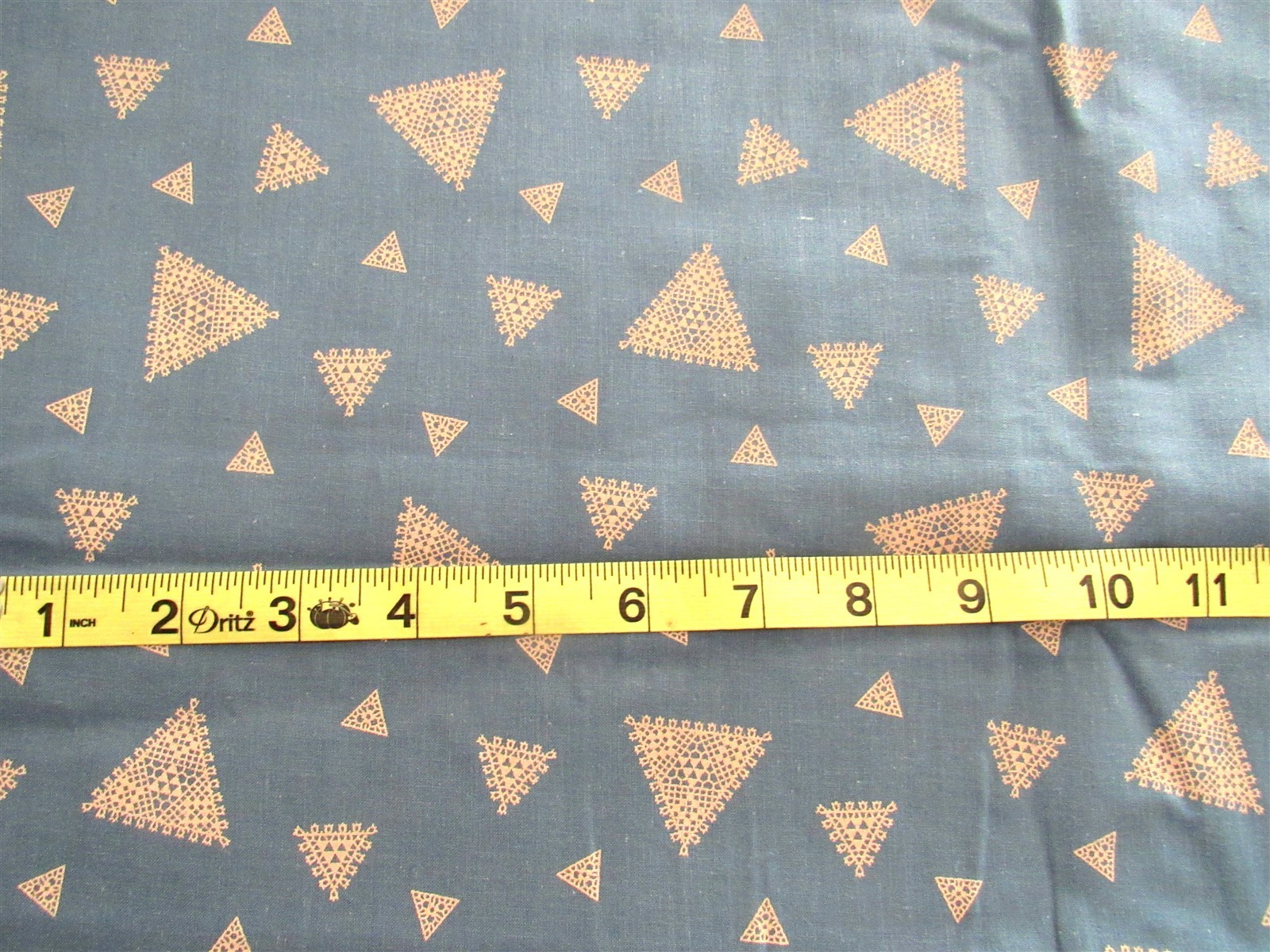 1 yd 100% Cotton Fabric Blue with Tan Lacey Triangles