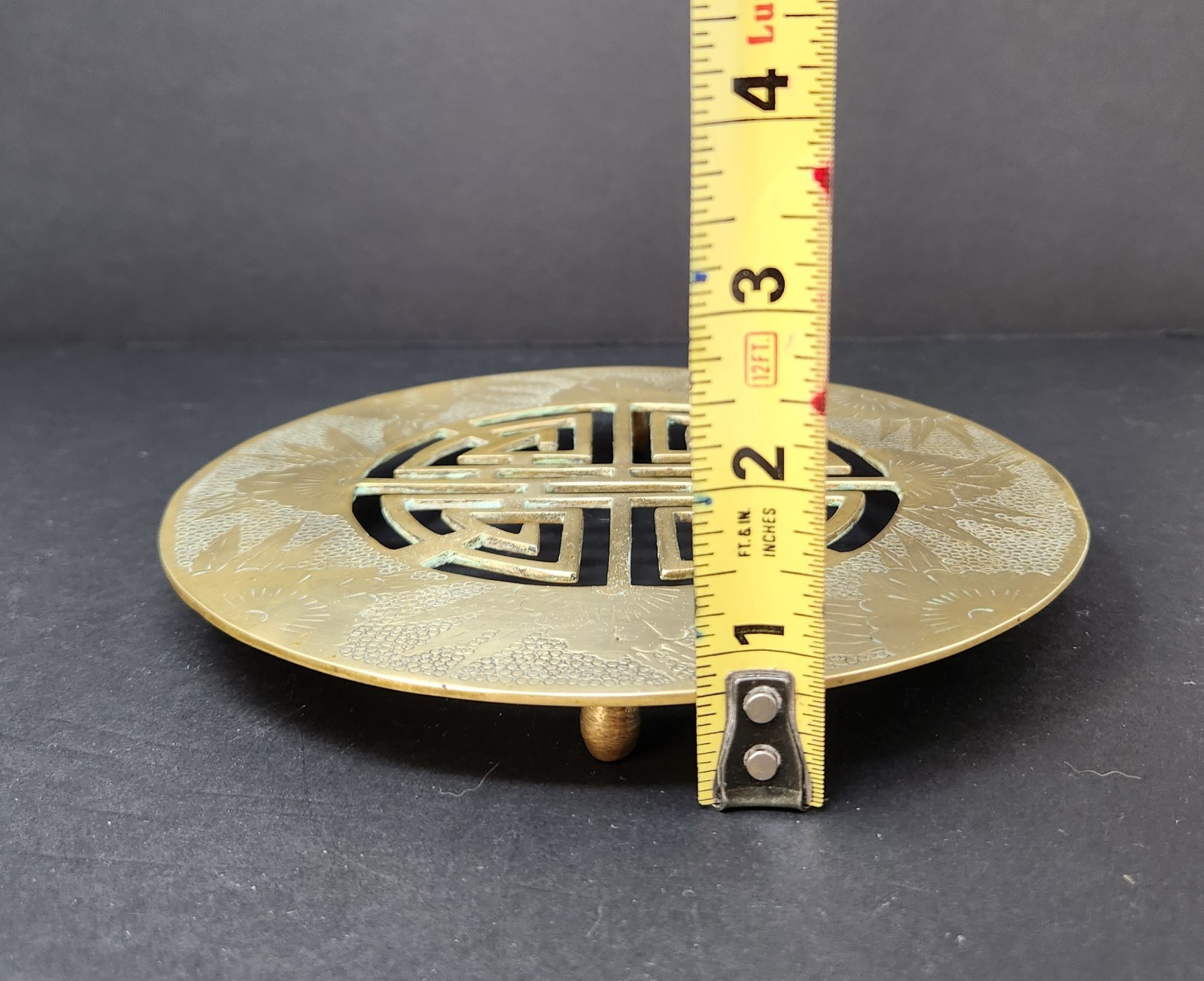 MCM 7.5″ Etched Teapot Trivet Plant Stand Vtg Asia Symbol Floral Brass Hong Kong