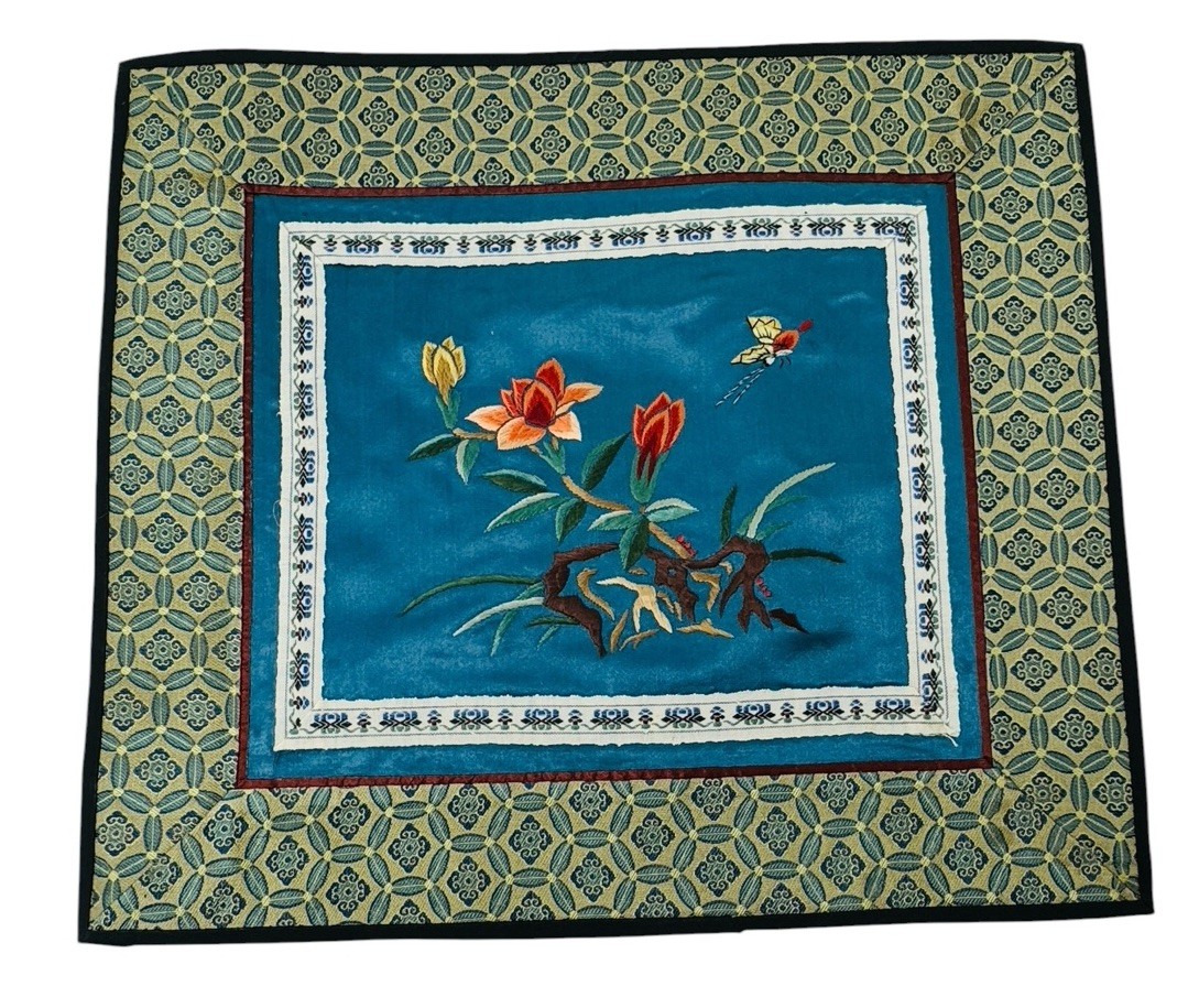 5 COLORFUL SILK PLACE MATS W/FLORAL EMBROIDERY, MADE IN CHINA, 11″ X 10″