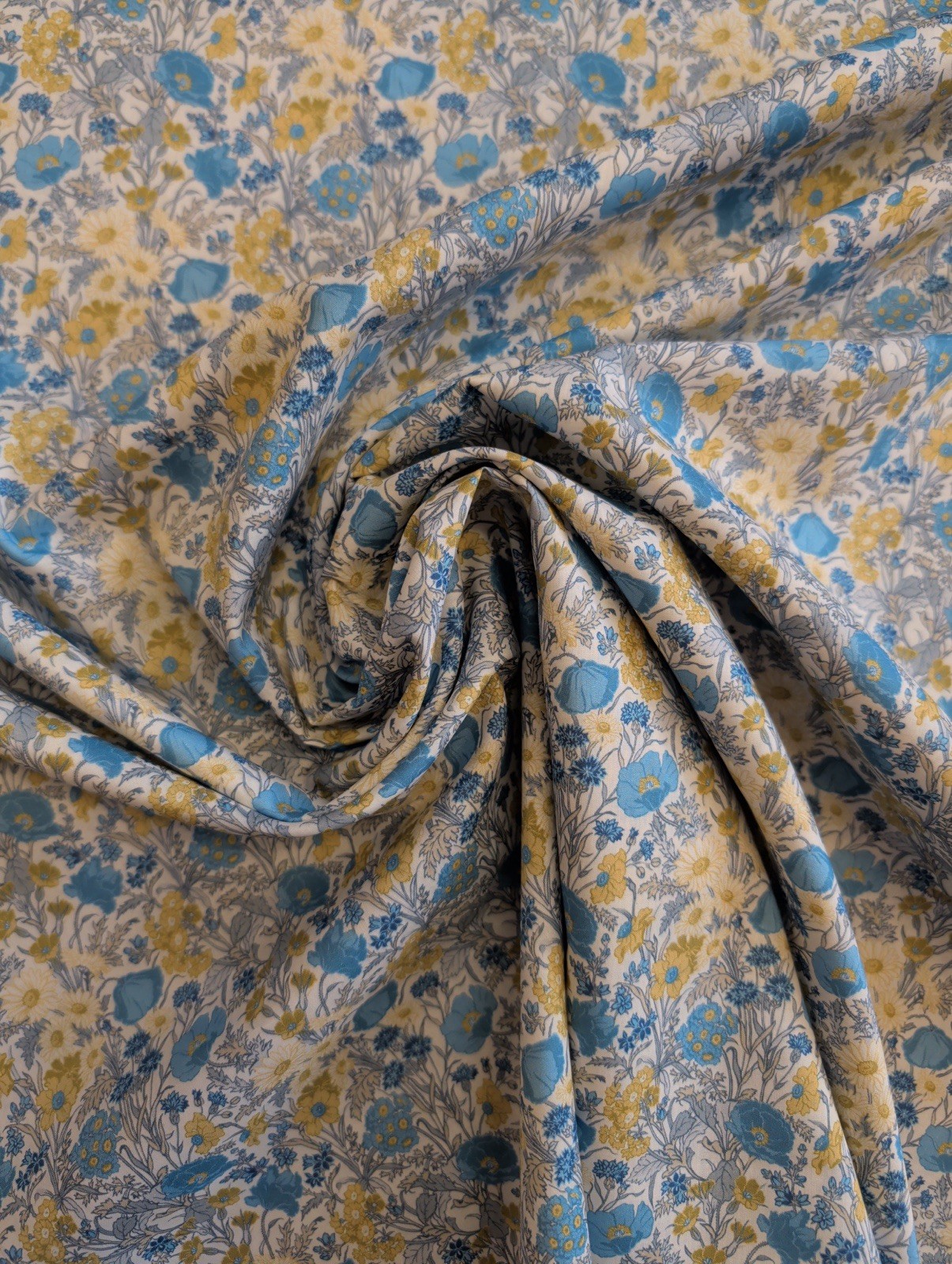LIBERTY OF LONDON Florence May Floral Tana Lawn Cotton Fabric BTY 26-LL05