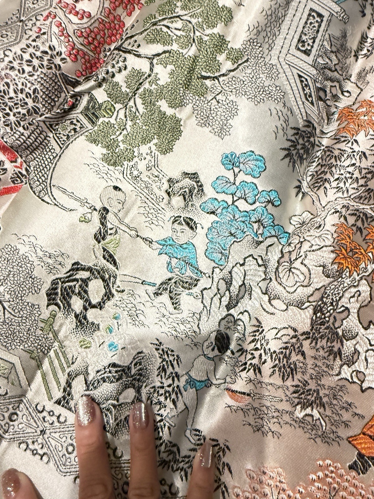 Vintage Brocaded Flowers Chinese Silk Tapestry Children Table Cloth – 36×39 In