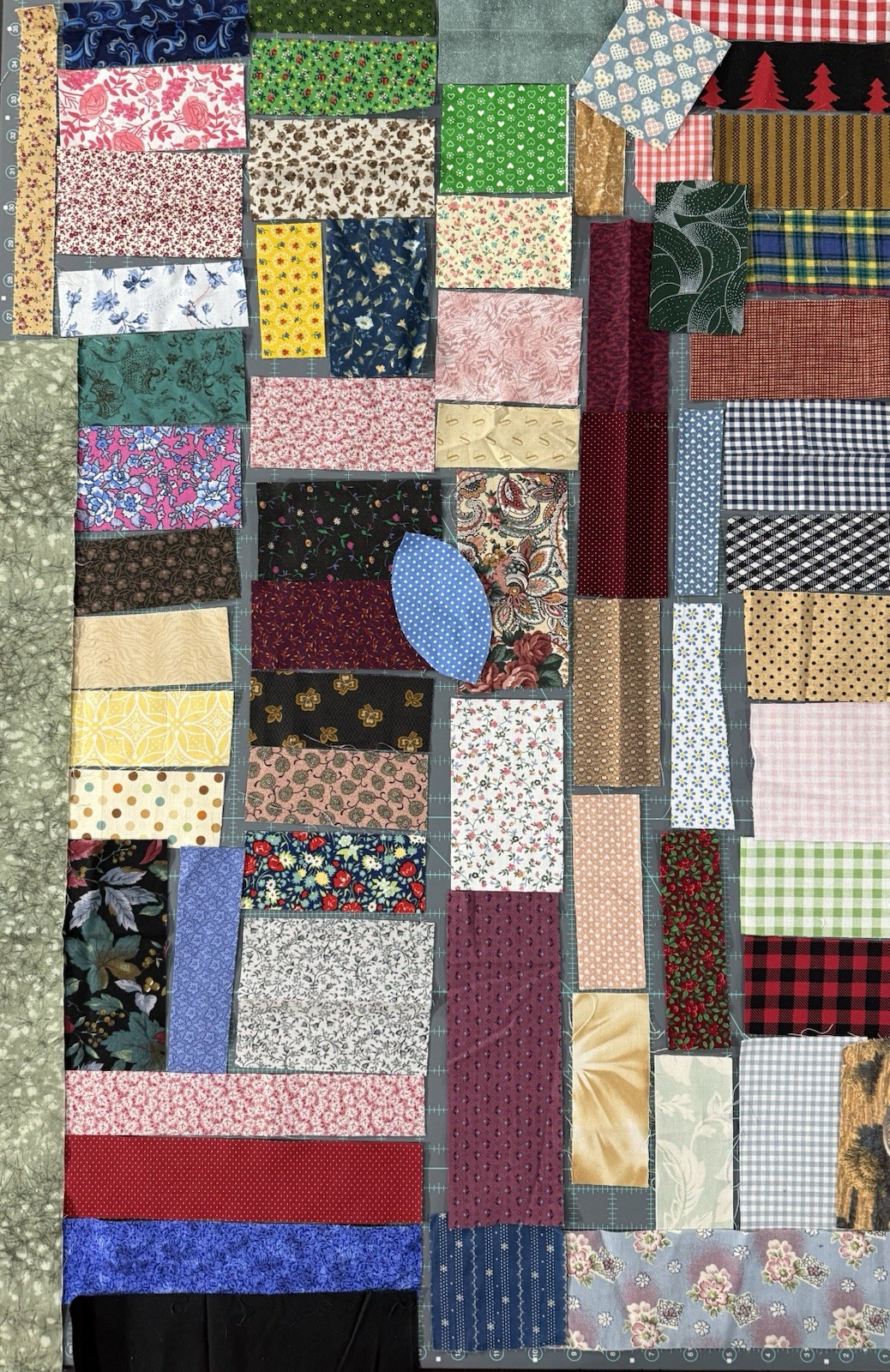 Fabric Scrap Lot Of 67 Pieces 1”-3”WIDE Crafts Quilting Vtg-now Length Varies