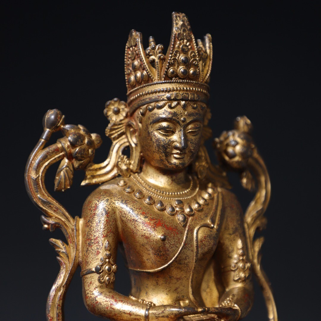 Bronze mud gold statue of the Longevity Buddha
