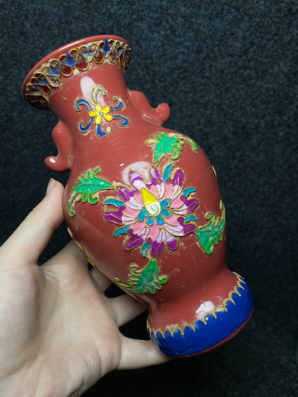 Cloisonn é enamel multicolored glazed porcelain vase