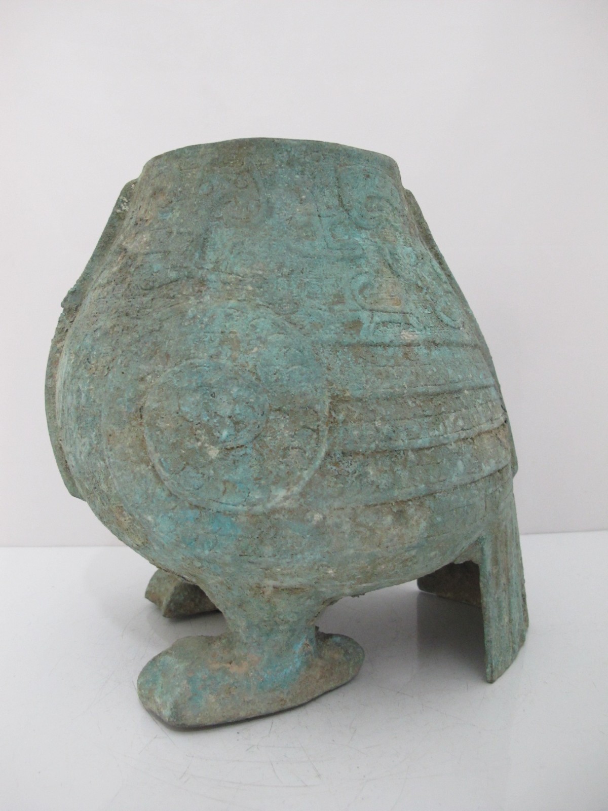 Antique CHINESE Bronze Ware Archaic OWL Bird Wine Vessel Pot Missing Head