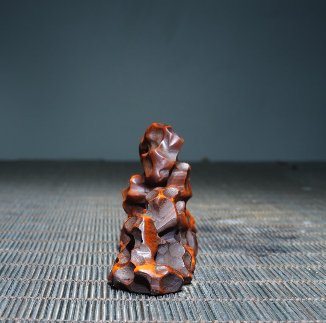 3.5″ Collect China Box-wood Hollow Out Carving Taihu Stone Style Pen Rest Statue