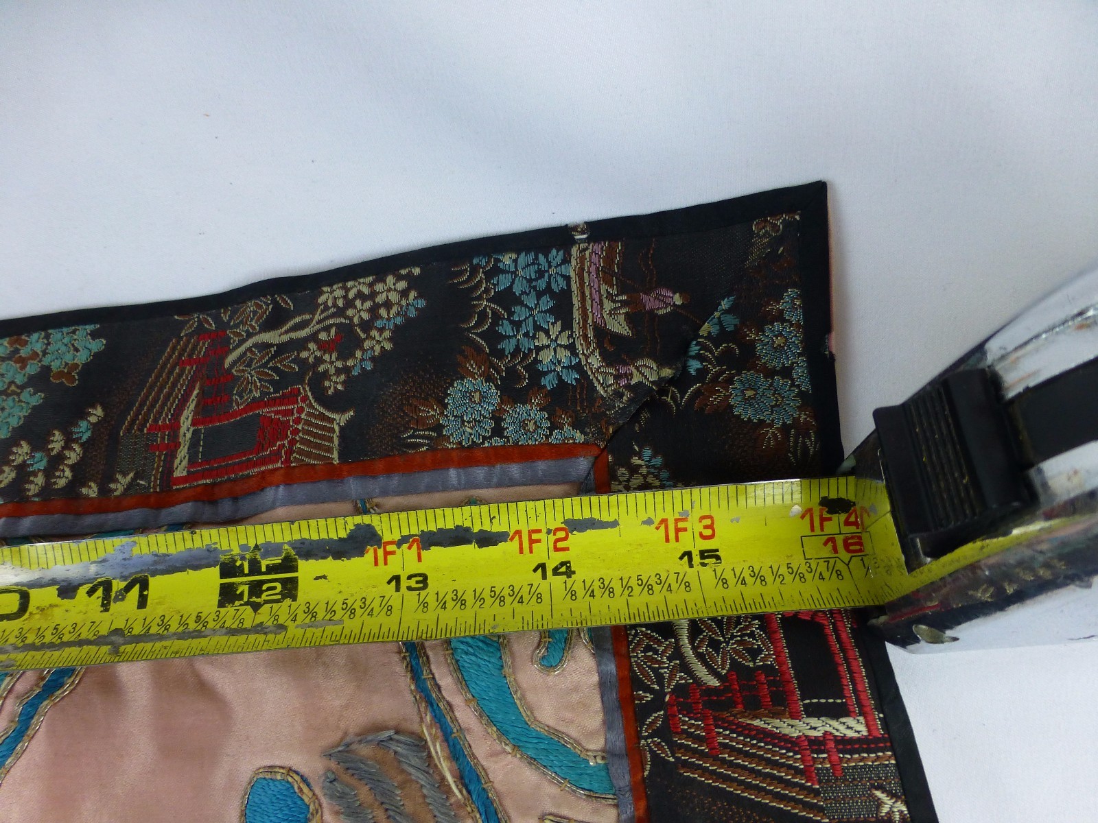 Vintage /Antique Chinese Embroidery unframed textile [Y8-W7-A8]