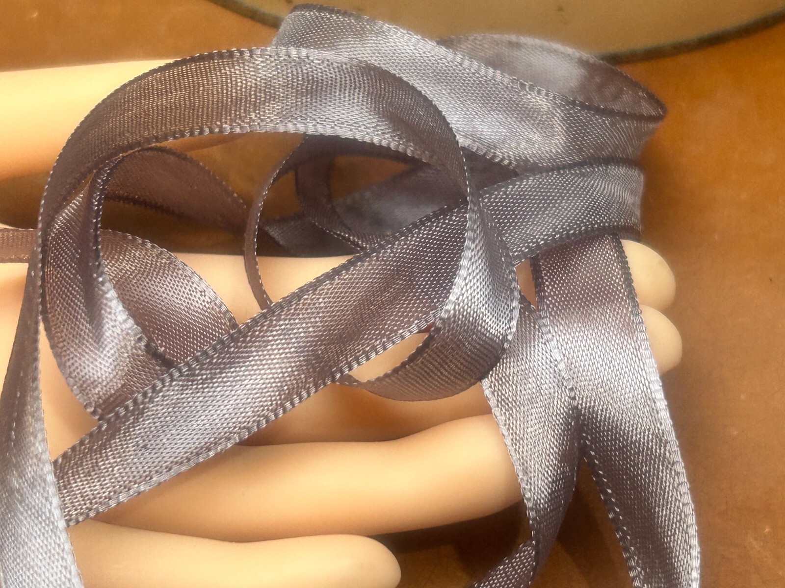 seam binding rayon 1/2″ ribbon 12mm woven edge smoke gray 5yds Japan
