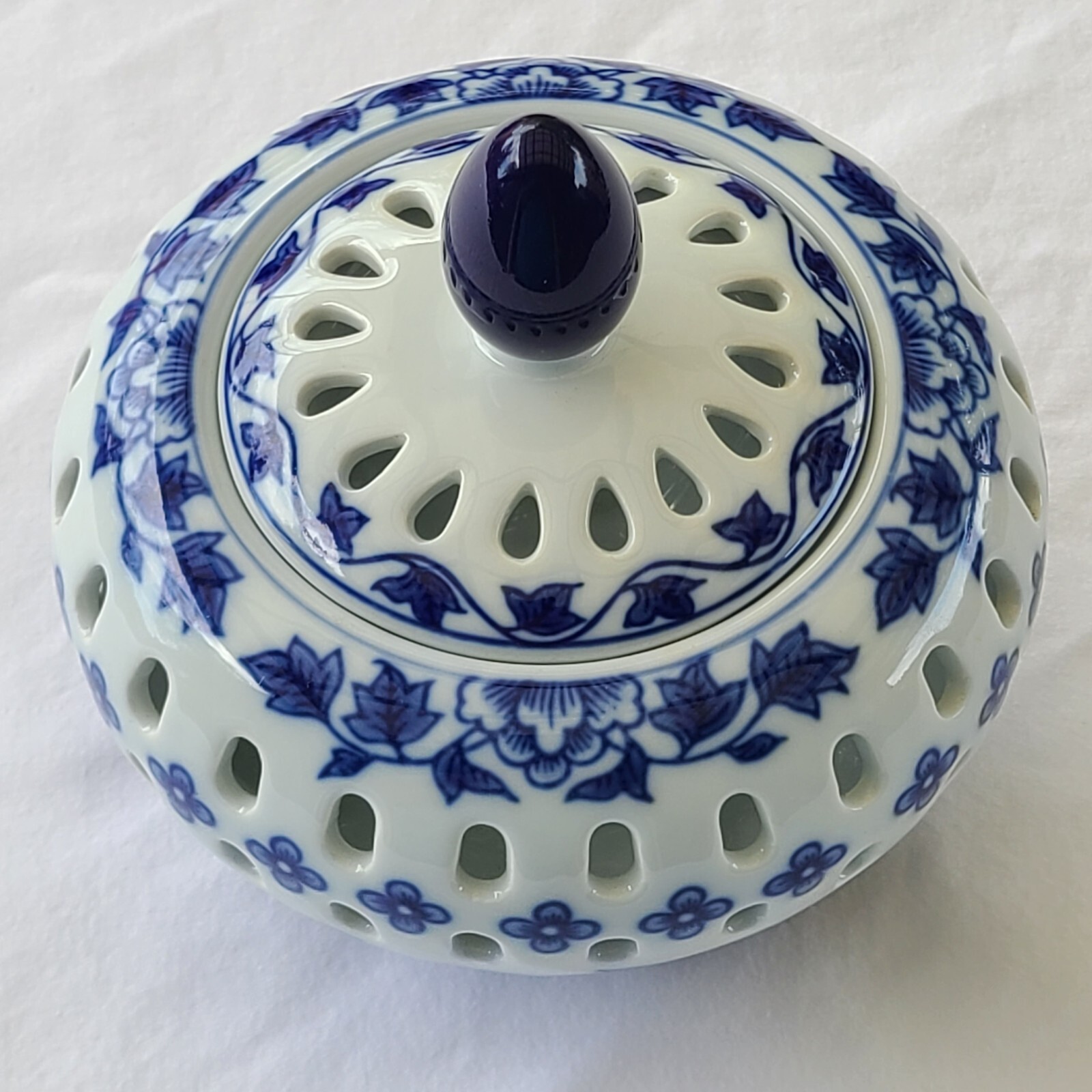 Vintage Bombay Incense Burner Blue & White 6″ in Diameter
