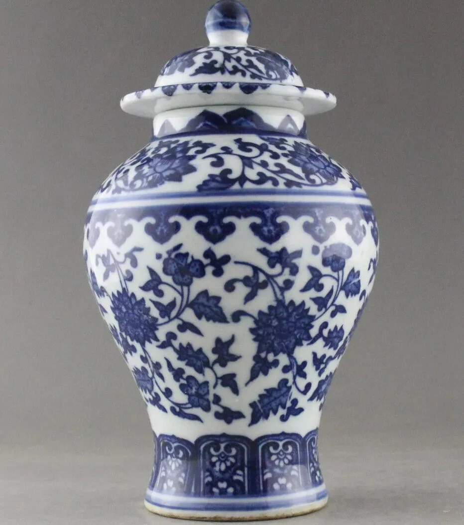 old Fine China Hand Painted flower Blue and White Porcelain vase & Jar 18cm