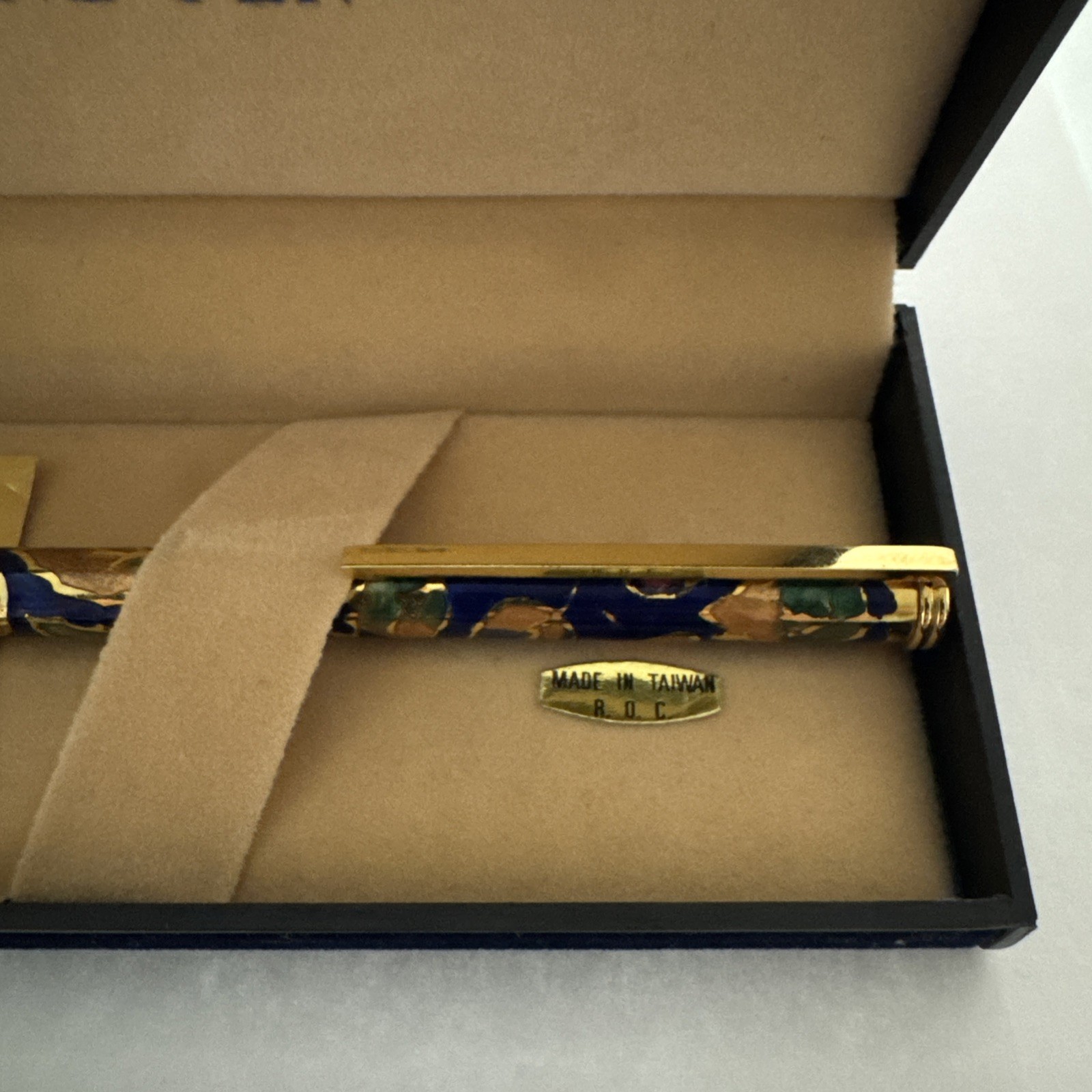Rare Vintage 1980s Chinese cloisonné high point pen with velvet box