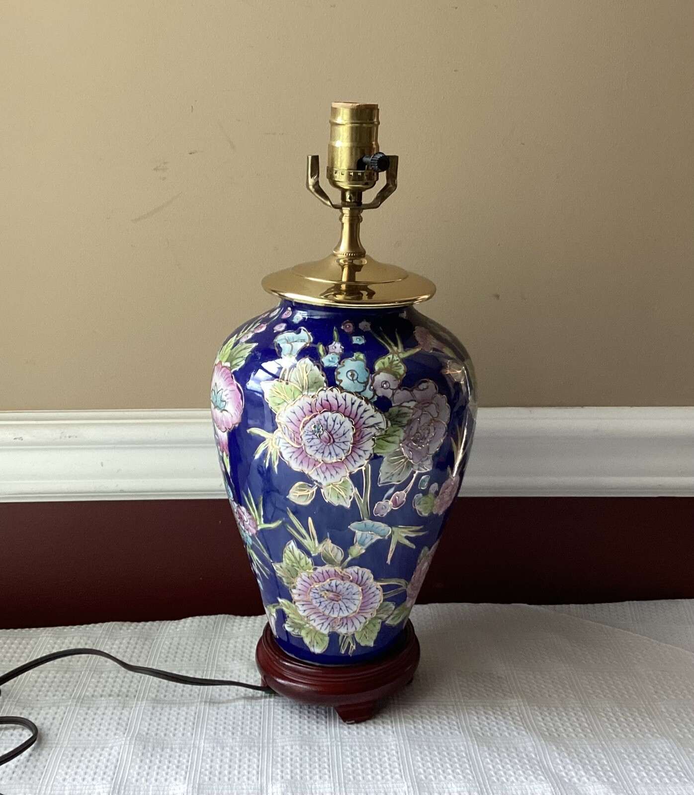Vintage Chinese Cobalt Blue Porcelain Floral Vase Lamp Chinoiserie 16″ Working