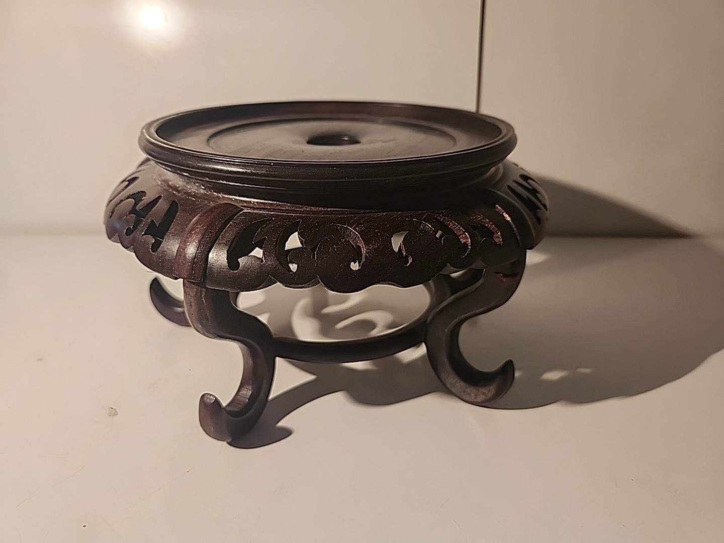 LARGE CHINESE ASIAN TEAK WOOD DARK COLOR VASE LAMP ROUND STAND 7.5″, 5.5″ Inset
