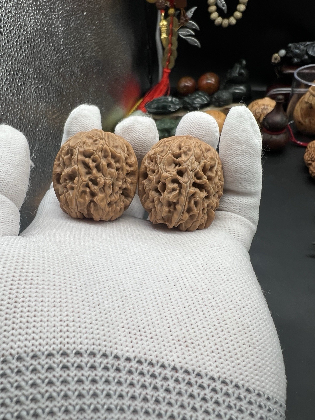 Pair of Match Chinese Health Walnut 36×39×36mm 精配文玩核桃～全品闷墩